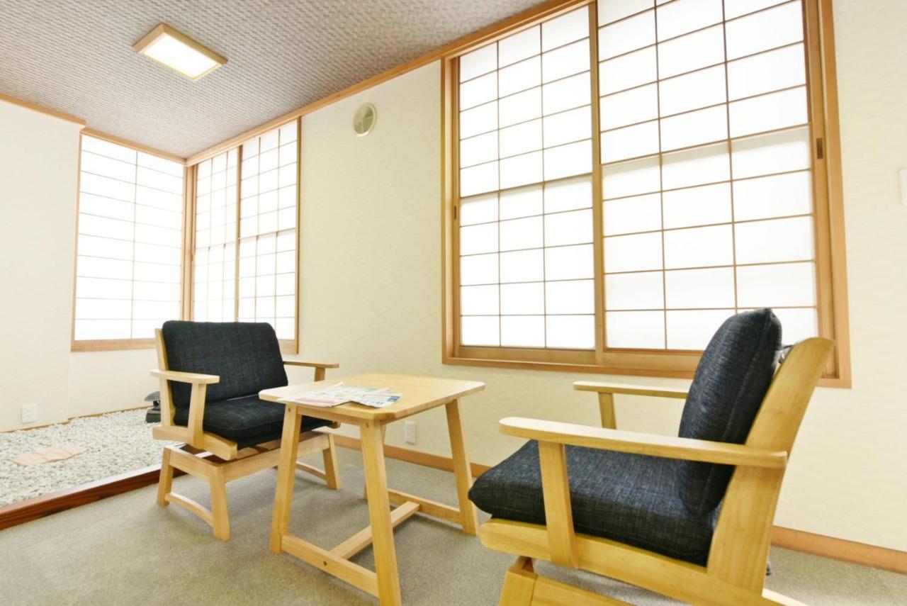 Hostel PLEASURE MARUYAMA Sapporo Buitenkant foto